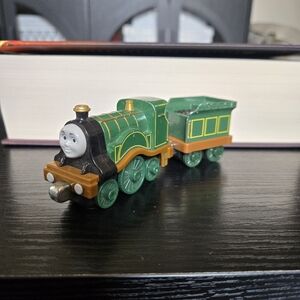 Emily & Tender - Thomas And Friends Diecast Train Engine With Car